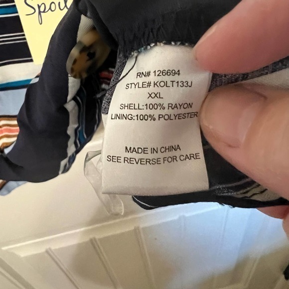 Live to be Spoiled Striped Sleeveless Button Front Crop Top XXL - Picture 3 of 10